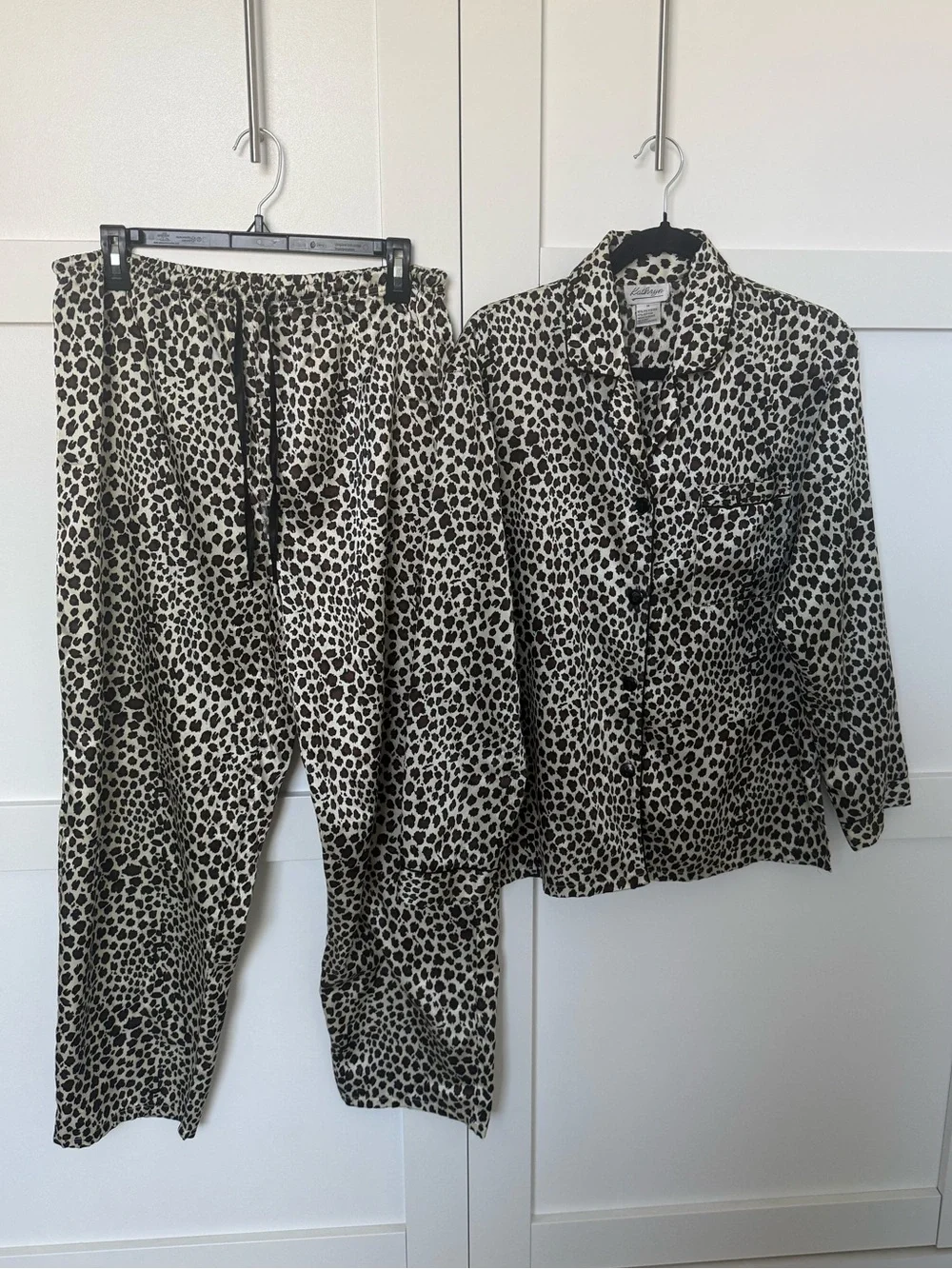 Women’s Leopard Print Pajamas